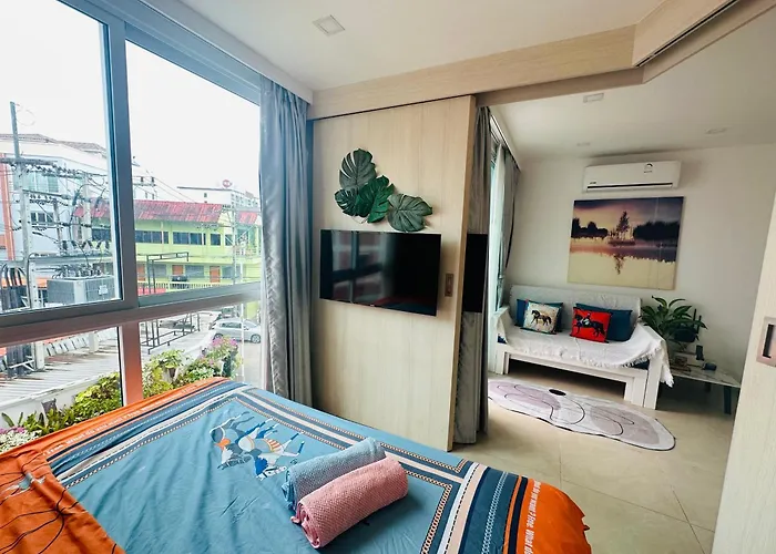 Pattaya Center Luxurious Garden Apartment 2